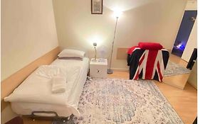 Single Room - Kings Cross, Female Only,, Guest Rooms